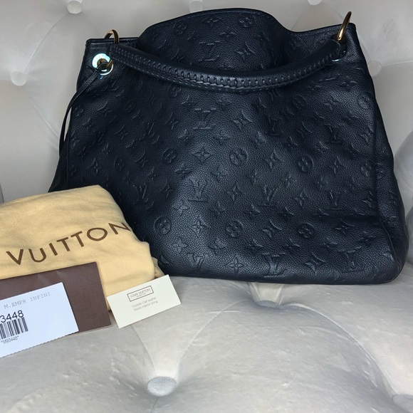 Louis Vuitton Handbags - ♥️SOLD♥️ Louis Vuitton Artsy MM Infini Black